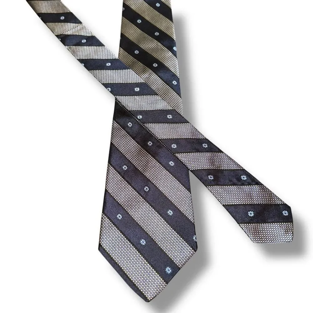 Oxxford Clothes Handmade in USA 100% Silk Striped Flower Tie